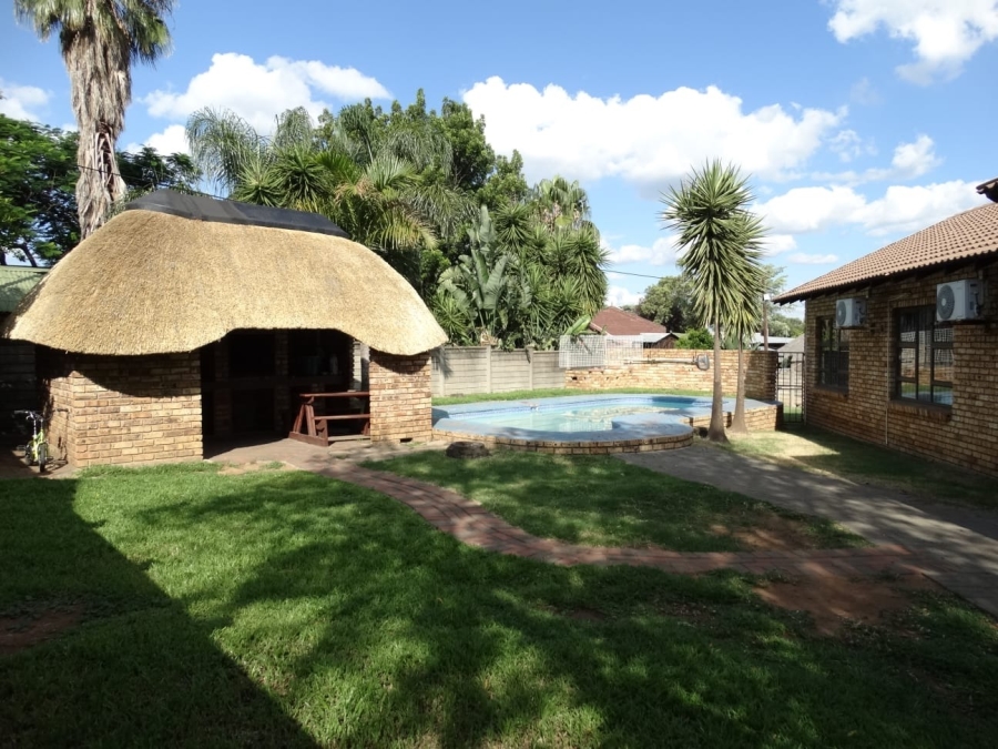 3 Bedroom Property for Sale in Geelhoutpark North West